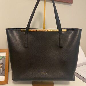 Preowned Black Ted Baker Shopper Tote with Wristlet/Pouch